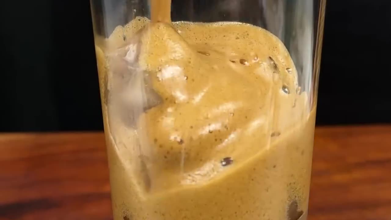 1 Min Cold Coffee #asmr #recipe #cooking #crunchytreats #coldcoffee