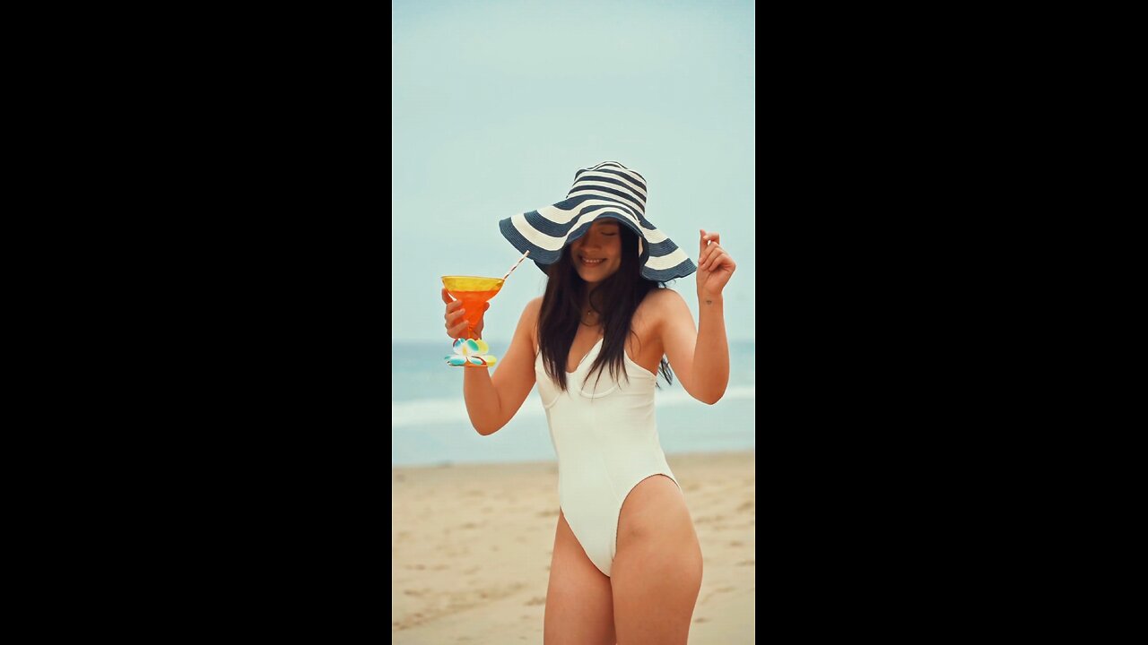 Sexy Girl😍 In Bikinis🔥 Dancing And Moving Near The sea⛵ Video🥵