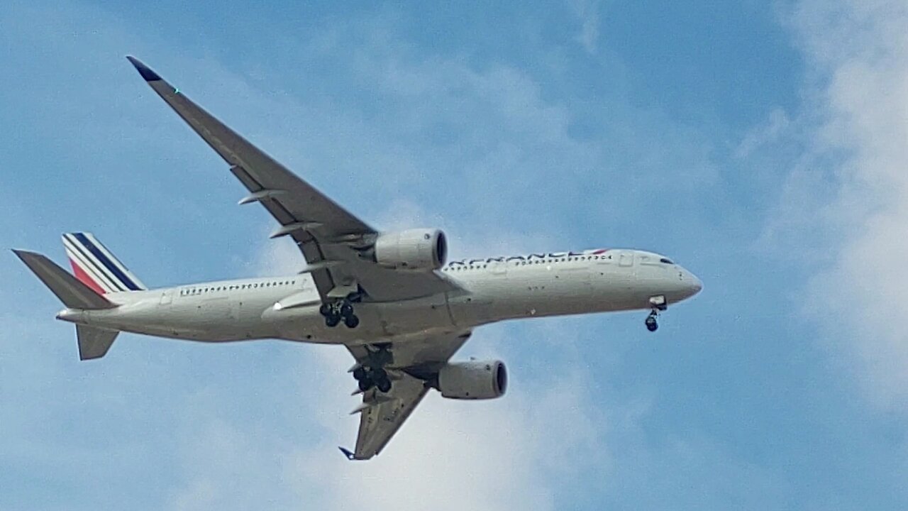 Airbus A350 F-HTYE coming from Paris to Fortaleza