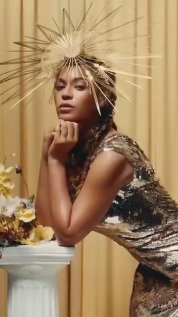 Watch Taylor Swift tell cameraman to go away.