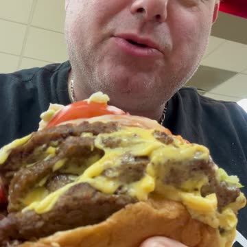 First Gorilla Bite Ape Chomp 2025! 5 Pattie Huge Whopper 5 pieces of cheese! OH!