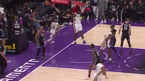 ZION! 🤯 Alley-oop SLAM! #NBA #ZionWilliamson
