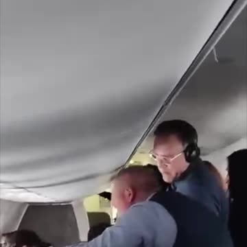 Video shows Alaska Airlines flight attendant strike and restrain passenger