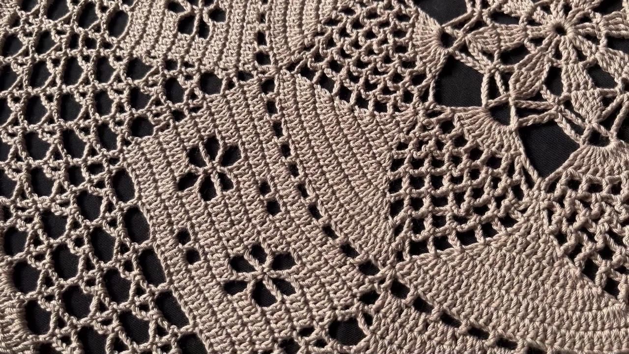 #C-1231)-(FOR LEFTIES)-(ep.3/6)-Pineapple Crochet Table Center