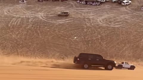 Amazing Jeep Stunt in Disert