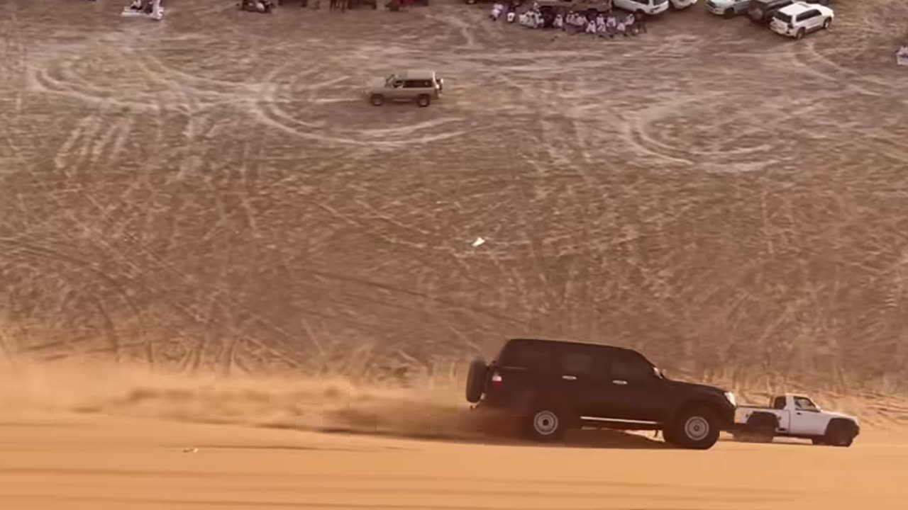 Amazing Jeep Stunt in Disert