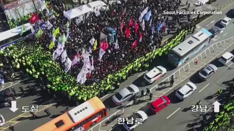 Police seen blocking anti-Yoon protesters’ march in Seoul