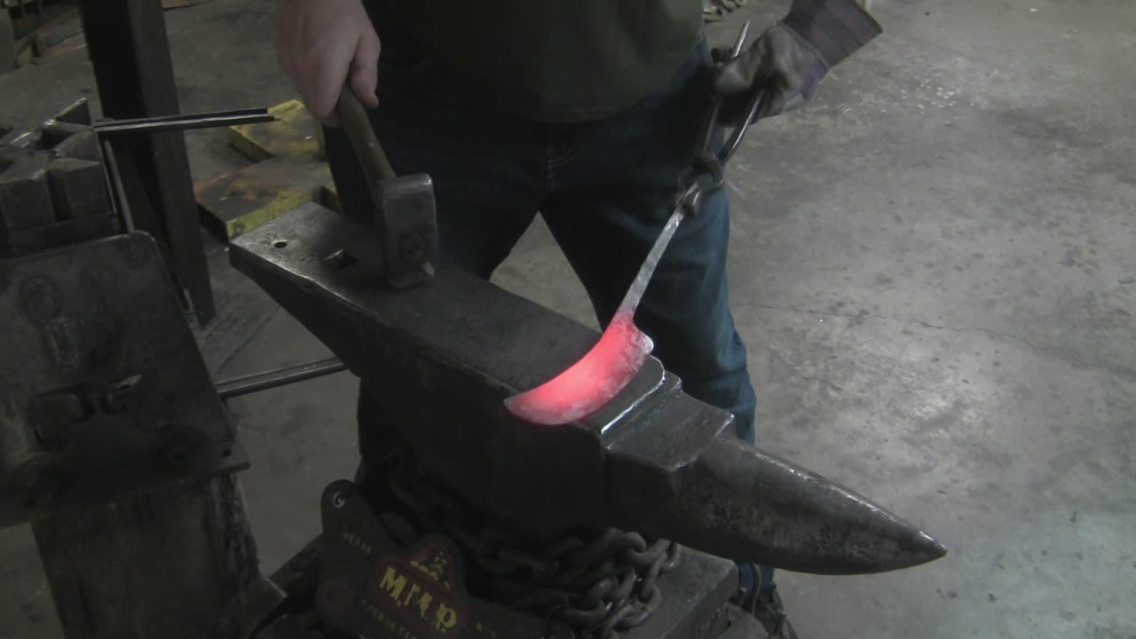 Forging a spring steel blacksmiths knife