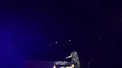 Blackpink Jennie 2025 piano