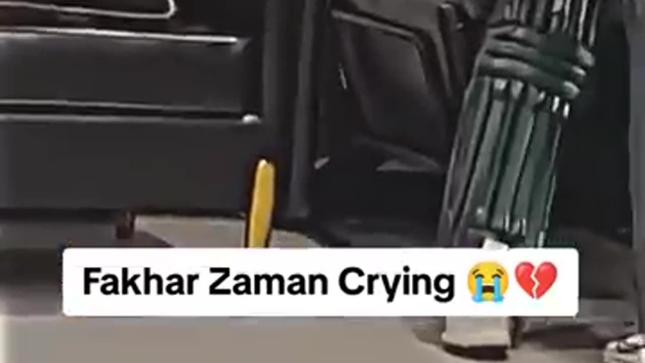 Fakhar zaman crying