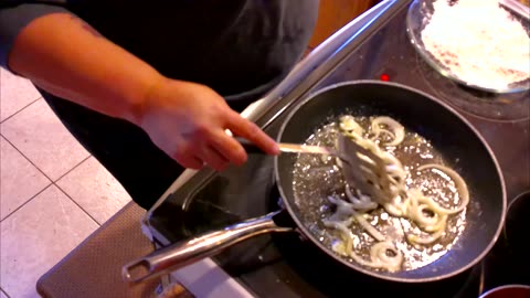 Dad’s Favorite! Cooking Tender Liver & Onions for a Delicious Meal