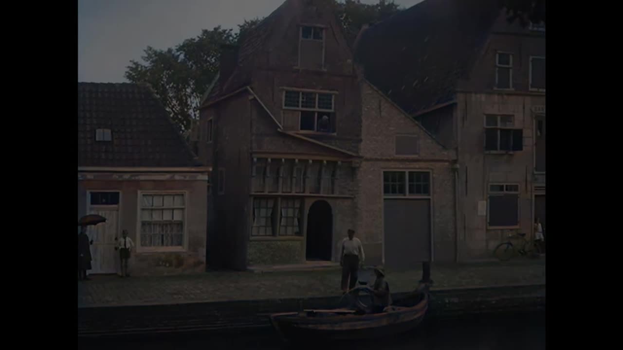 Zuiderzee’s Bustling Past: 1930s Netherlands in Vibrant Color!