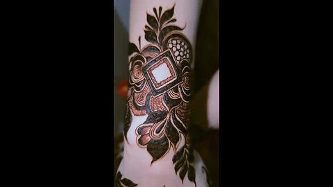 who loves henna