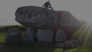 Who Built The Cairn de Gavrinis