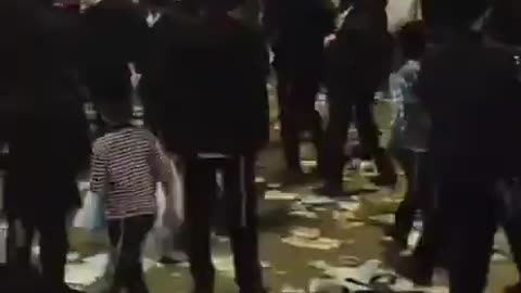 Massive and unprecedented chaos between the Israeli police and Haredi protesters