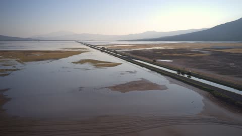 Le pont qui mène a la paix et la gloire