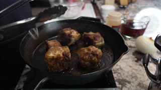 Melt-In-Your-Mouth Smothered Oxtails!