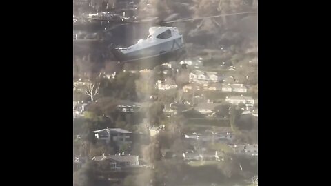 PRESIDENT TRUMP MARINE ONE❤️🇺🇸🏚️🚁📸FLY OVER WILDFIRE DISASTER AREAS🏚️💫