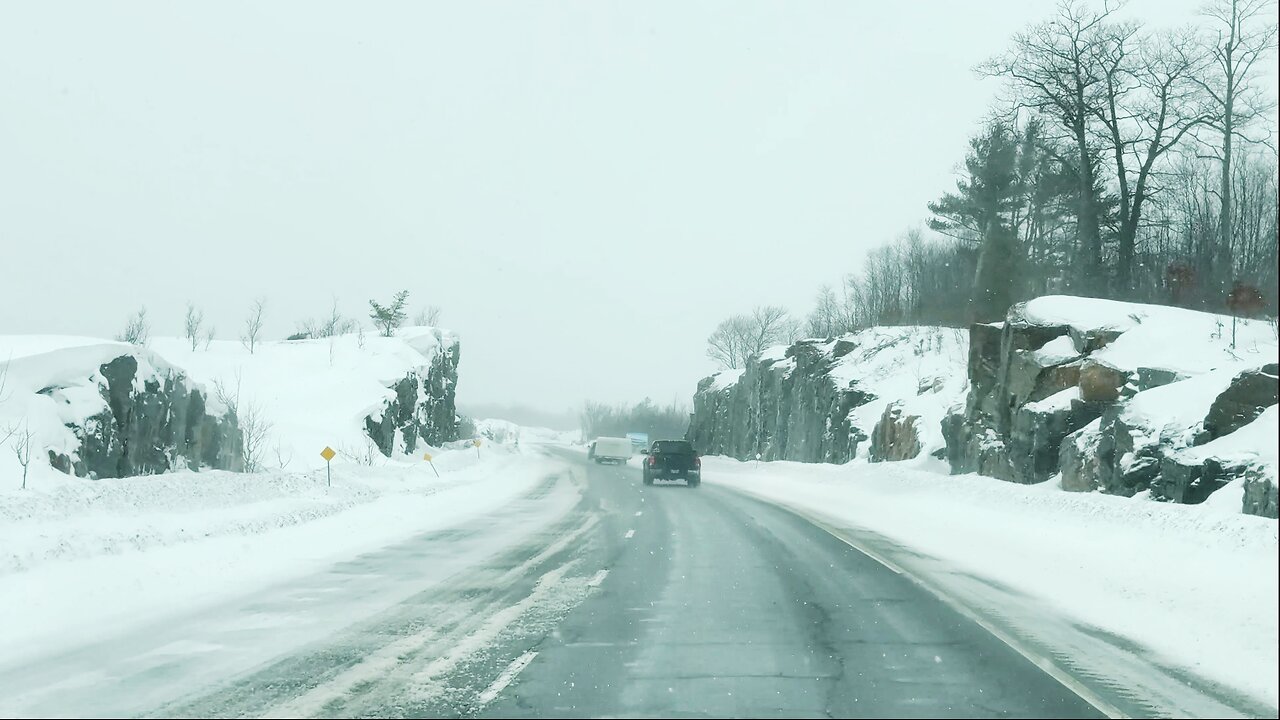 Snowfall Drive in Canada - Highway 400 driving condition from Barrie to Parry Sound