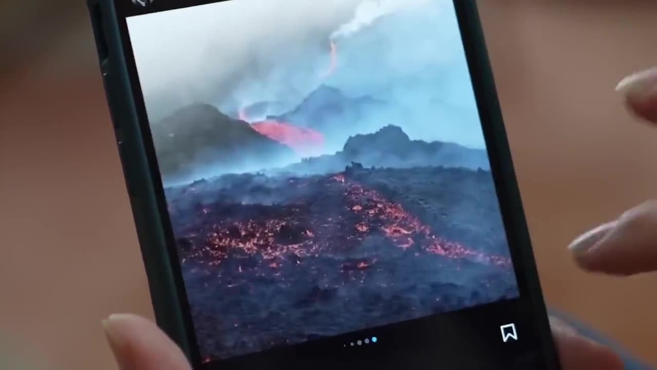 Cooking pizza using volcano lava heat