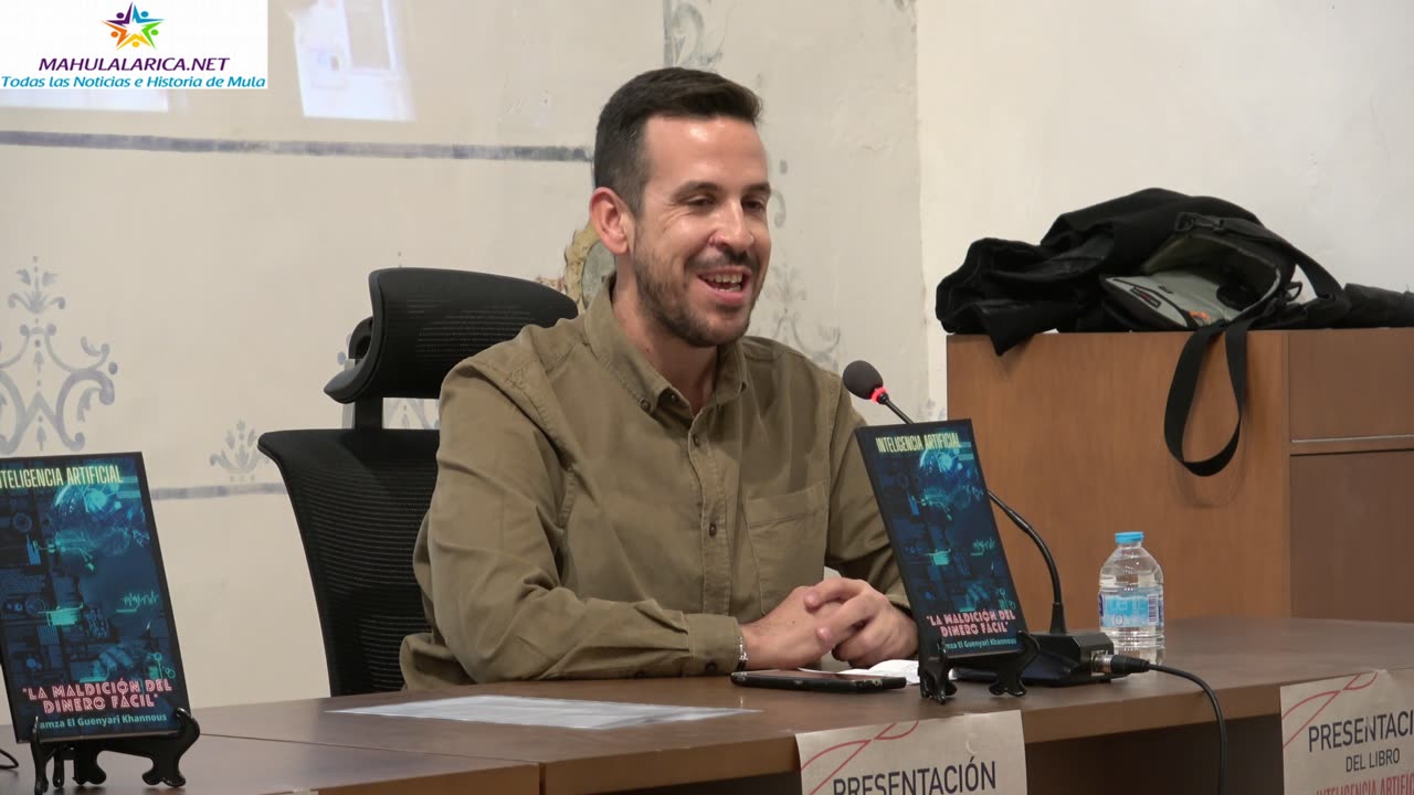 Presentada la novela inteligencia artificial la maldición del dinero fácil, de Hamza El Guenyari.