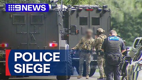 Siege underway after man shot on the Gold Coast | 9 News Australia