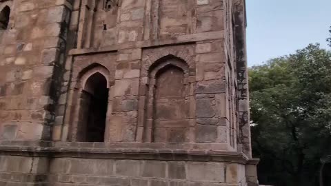 A walk through a park in Hauz Khas, Delhi