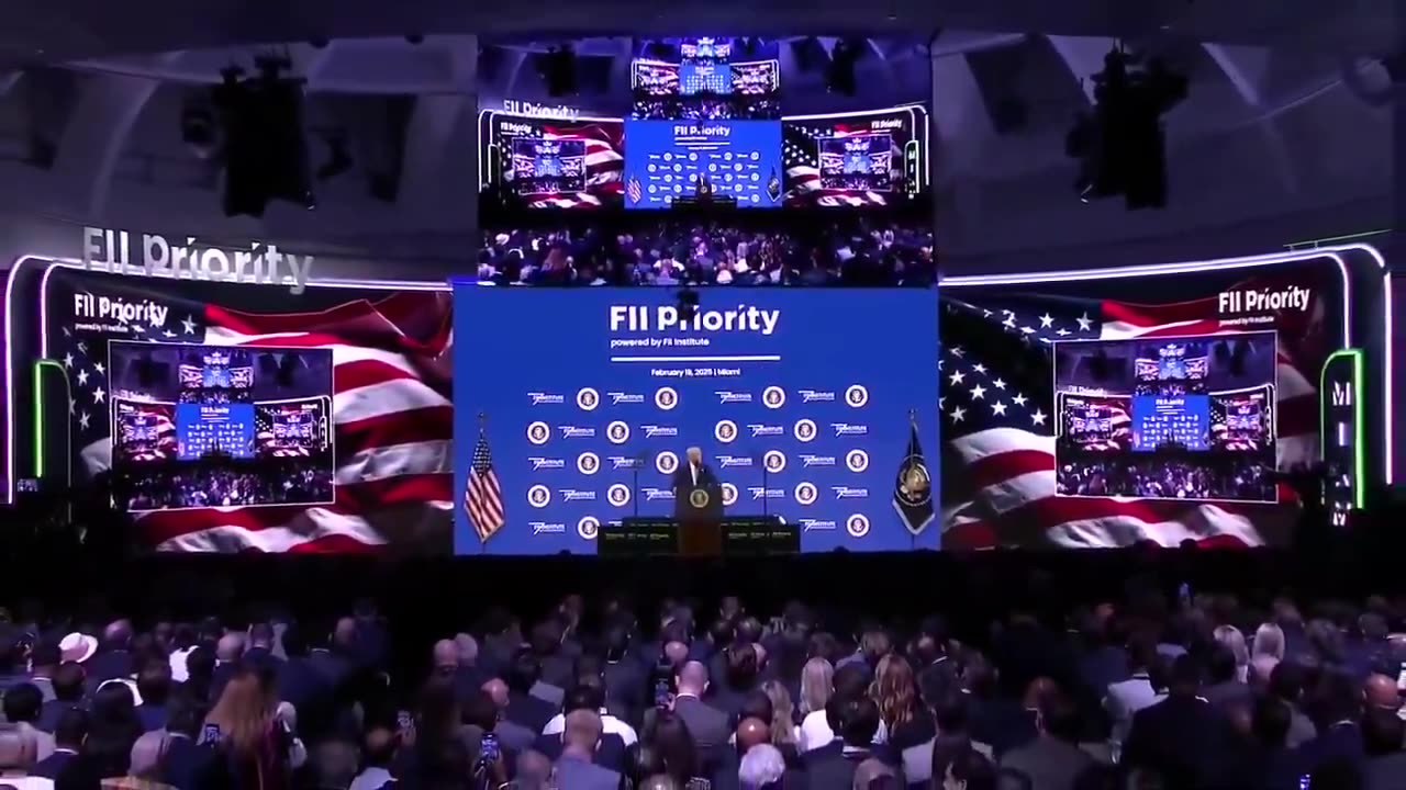 Trump SLAMS "dictator" Zelenskyy