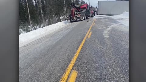 TRUCKER'S ONLY BEEN DRIVING FOR 2 MONTHS!?