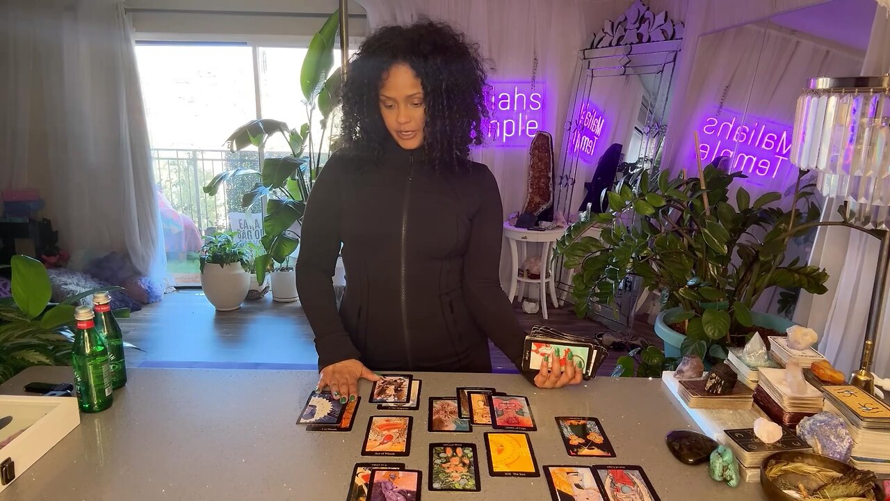 2025 Collective: Don of a new Day. Maliah’s Temple Reads which energy is active