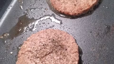 Cooking burgers this evening / Matt Ahn Talk Show
