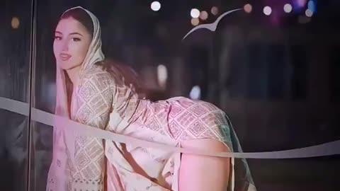 Hot Arabic Pakistani Girl Sexy Dance on Street Road in public domain k