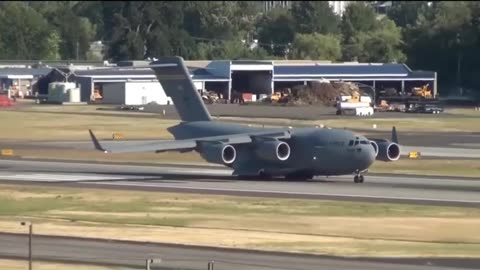 Watch How Fast C17 GlobeMaster Takeoff #Flying #Aviation #AeroArduino