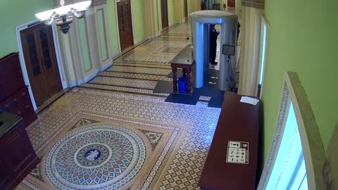 0304USCS03SenateGallerySWnearS324_2021-01-06_09h40min01s697ms.mp4
