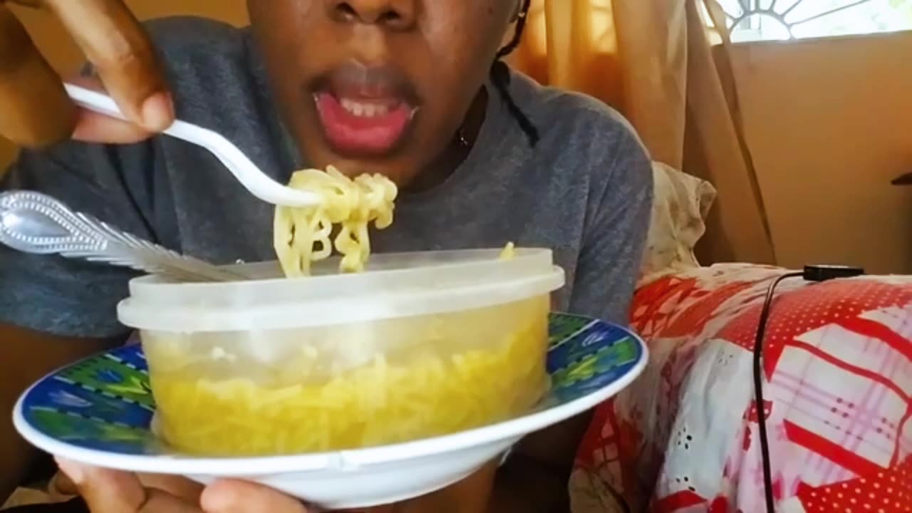 Eating Spicy Ramen Noodle Small Mukbang