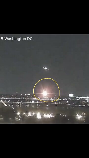 AIRCRAFT COLLIDES WITH ARMY HELICOPTER🛩️💥🚁AT REAGAN NATIONAL AIRPORT🛩️💫