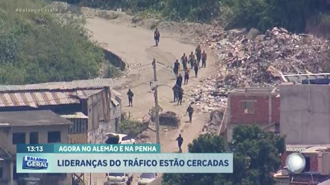 MOSQUITO FOFOQUEIRO FLAGRA BANDIDOS DO COMANDO VERMELHO NO COMPLEXO DO ALEMÃO