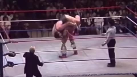 Ultimate Warrior SLAMS Andre The Giant