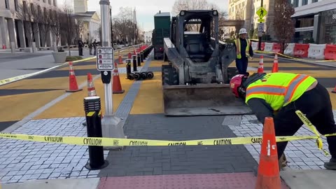 Crew starts to remove Black lives Matter road paint in DC