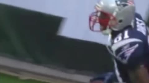 Randy Moss One-Handed Catch Over Darrelle Revis! 🏈🔥 #RandyMoss #NFLHighlights