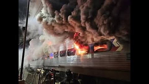 🚨#BREAKING: A SEPTA train carrying 350 passengers burst into flames