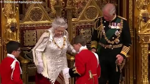 Inside Queen Elizabeth $5 Billion Buckingham Palace