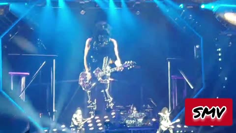 #ShittyMillennialVideos📱📹🎬 KISS 💋 - Love Gun 😍🔫 @ Moda Center Portland, OR 02/01/2019