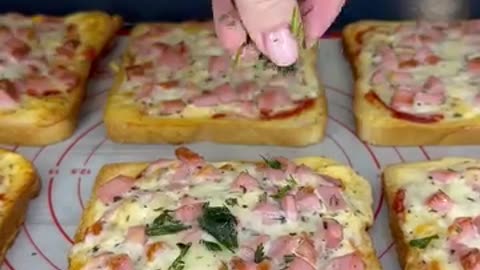 Pizza sandwiches in 10 minutes