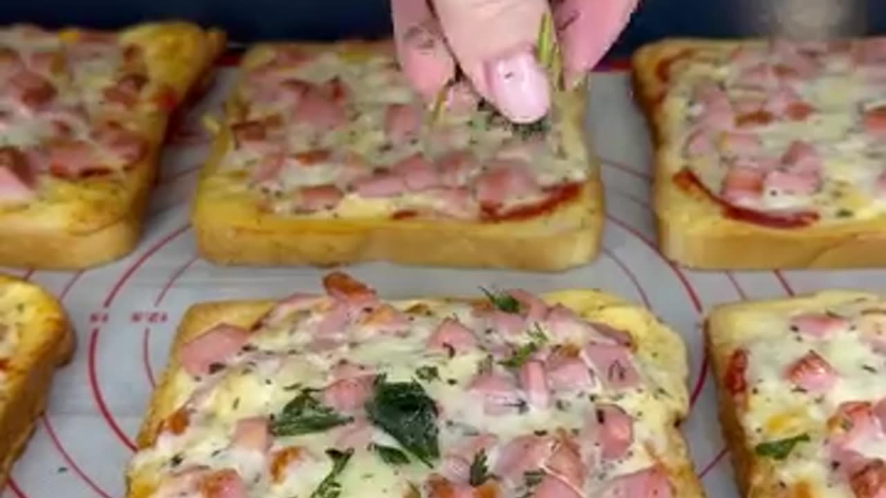 Pizza sandwiches in 10 minutes