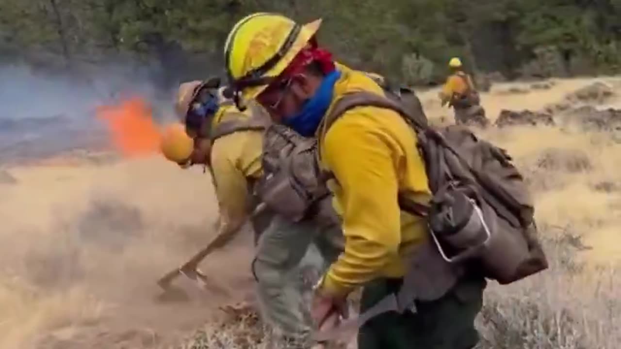 FIRE: Mexican President Claudia Sheinbaum sent 100 firefighters to LA