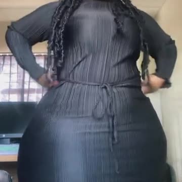 Elegance in Motion: The Dance of African Queens