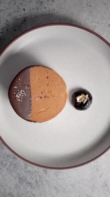 Test Kitchen: Sweet Hibiscus Moon Pie