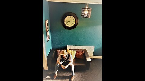 Her Majesty cover Live In The Living Room