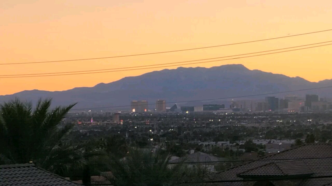 Did you see tonight's Las Vegas sunset? Check this out! 02.20.2025 #follow #lasvegas #weather